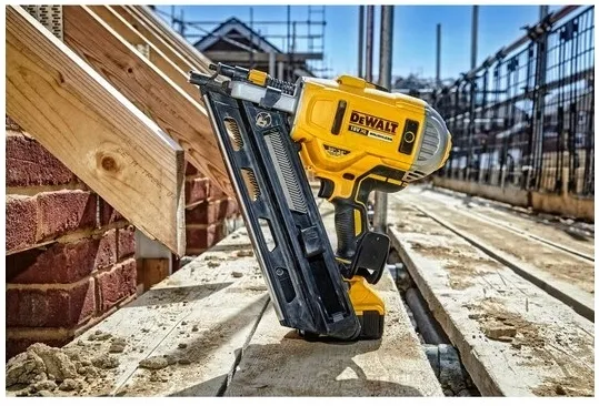 dewalt-dcn692p2-gwozdziarka-zestaw-zasilajacy-stan-nowy