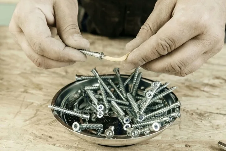 miska-magnetyczna-magnes-na-sruby-hogert-150mm