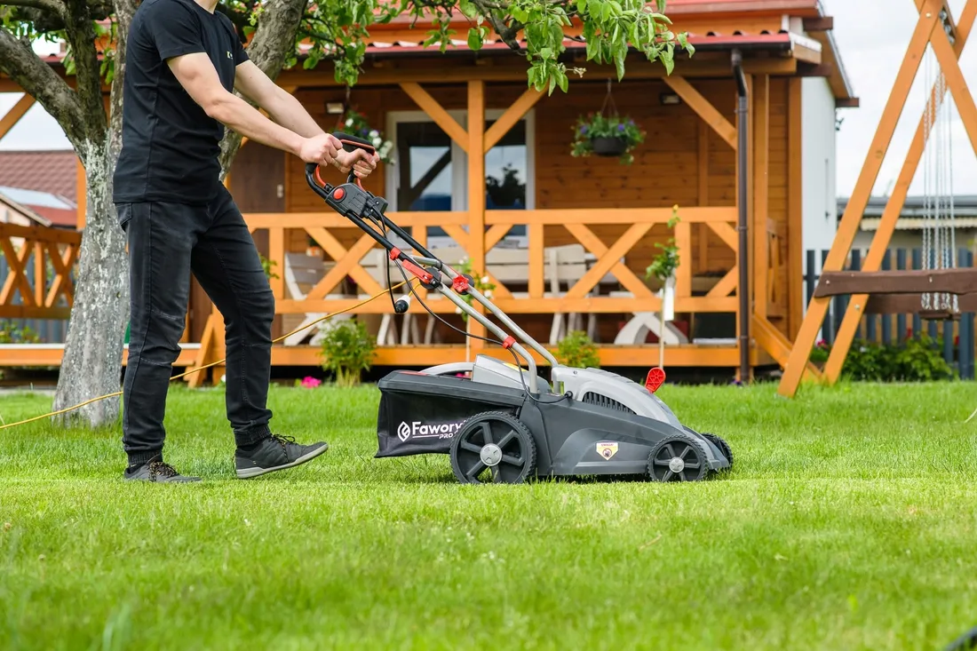 faworyt-pro-kosiarka-elektryczna-do-trawy-indukcja-indukcyjna-1400w-34cm