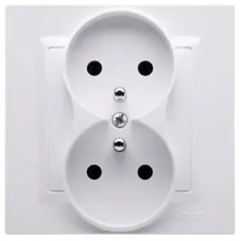 simon-10-gniazdo-wtyczkowe-scienne-z-uziemieniem-podwojne-monoblok-ramka