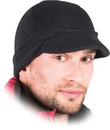 czapka-z-daszkiem-uniwersal-zimowa-ocieplana-z-dzianiny-ciepla-reis-czbawb