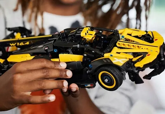lego-technic-bugatti-bolide-42151