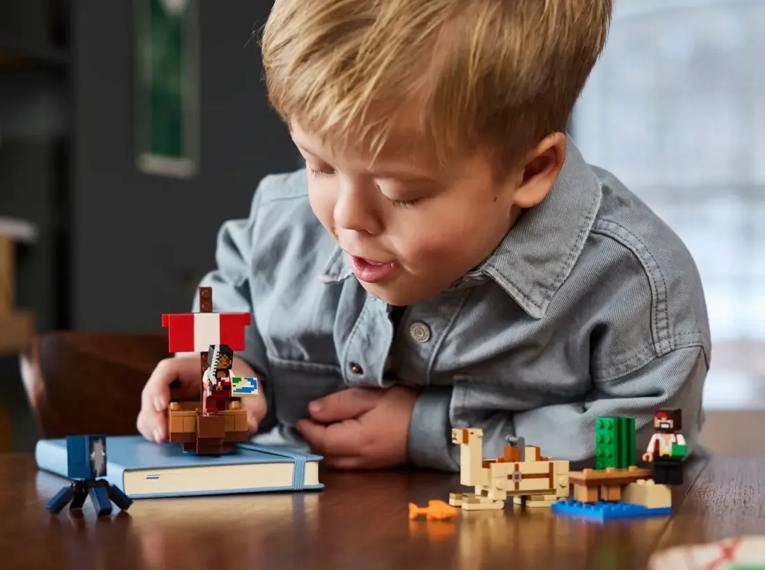 lego-minecraft-rejs-statkiem-pirackim-21259