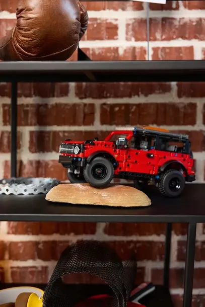 lego-technic-suv-ford-bronco-42213-stan-opakowania-oryginalne