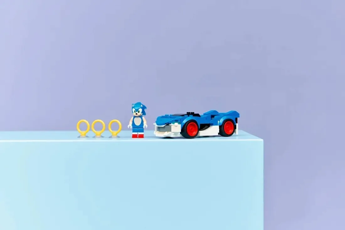 77117-lego-sonic-the-hedgehog-sonic-speedster-lightning