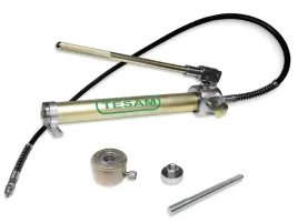 silownik-hydrauliczny-z-pompa-i-sruba-pociagowa-niski-tesam