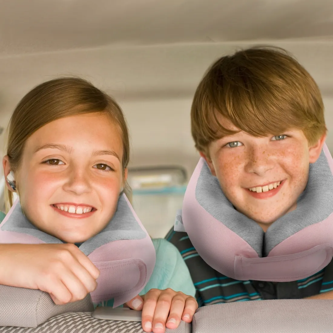 poduszka-podrozna-dla-dzieci-turystyczna-rogal-na-szyje-do-samochodu-memory