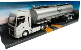 welly-duza-ciezarowka-cysterna-man-tgx-xxl-tir-do-przewozu-paliw-60cm