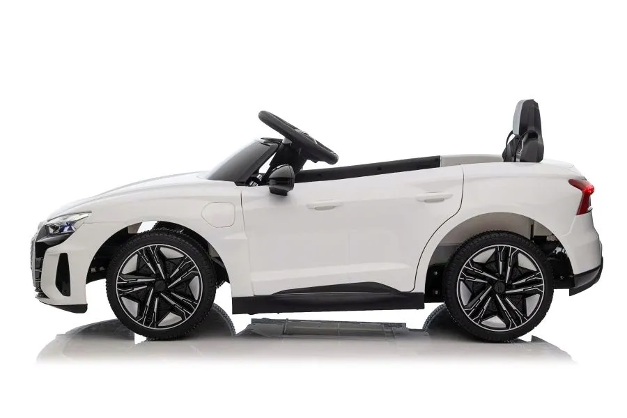 auto-na-akumulator-audi-e-tron-gt-qls-6888-biale-stan-nowy