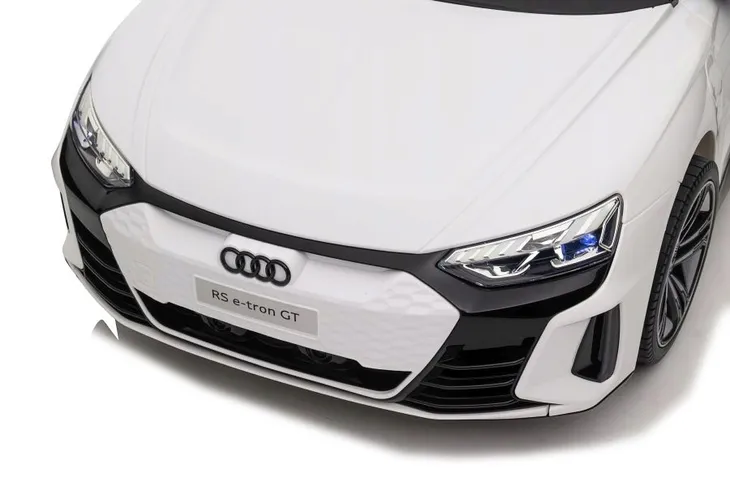 auto-na-akumulator-audi-e-tron-gt-qls-6888-biale-maksymalne-obciazenie-25-kg