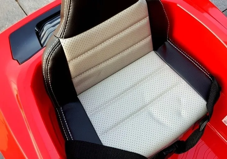 auto-na-akumulator-bbh-718a-czerwone-liczba-drzwi-2