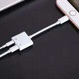 adapter-przejsciowka-rozdzielacz-sluchawkowy-iphone-lightning-lightning-3-marka-joyroom