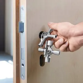 klucz-uniwersalny-do-szafek-elektrycznych-10w1