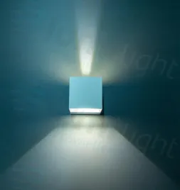 square-oprawa-kinkiet-bialy-z-aluminium