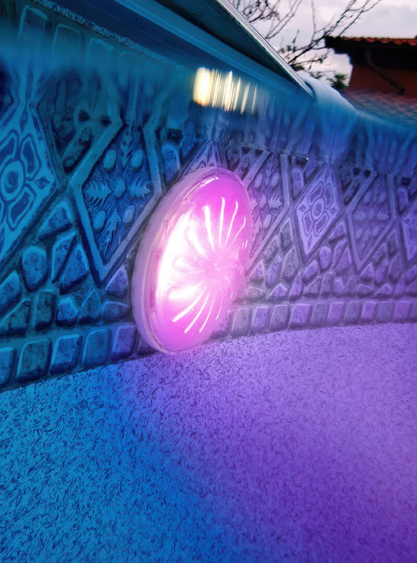 lampka-oswietlenie-led-do-basenow-multicolor-pilot-gre