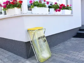 stojak-stelaz-na-worki-smieci-odpady-do-segregacji