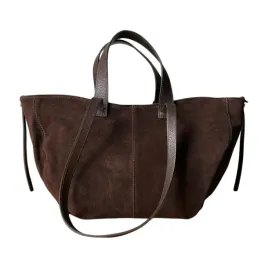 czekoladowa-zamszowa-torebka-shopper-ciemny-braz-zamsz-naturalny-vera-pelle