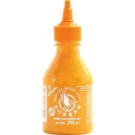 sos-chili-sriracha-mayoo-200ml-flying-goose-ostry-sos-typu-majonez