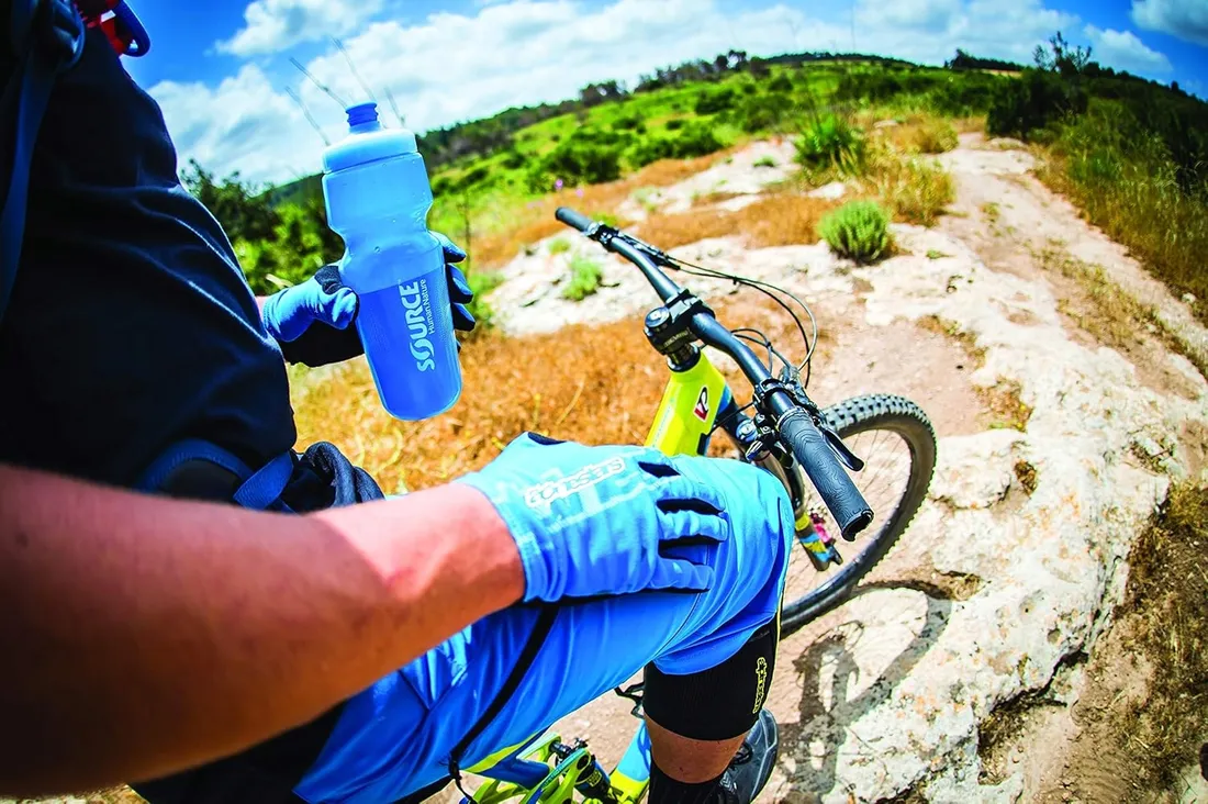butelka-source-sport-bottle-niebieska-700ml