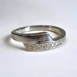 dyamant-pierscionek-biale-zloto-9ct-375-diamenty