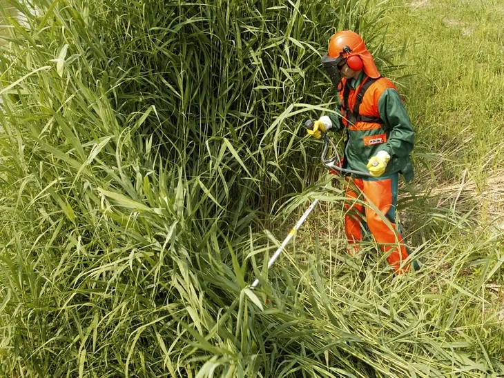 oleo-mac-bc400-profi-kosa-spalinowa-do-trawy-2-5km-stan-opakowania-oryginalne