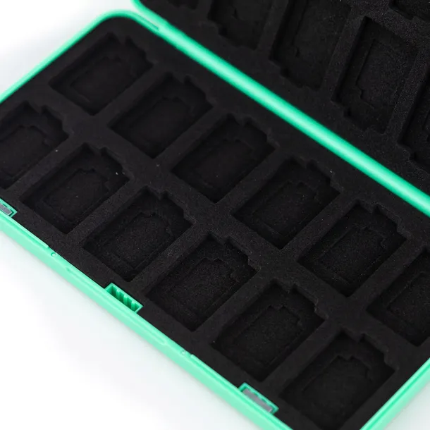 etui-case-organizer-na-24-karty-do-nintendo-switch-oled-micro-sd-luigi