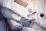 foreo-urzadzenie-do-liftingu-twarzy-szerokosc-produktu-5-6-cm