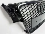 audi-a4-b8-atrapa-chlodnicy-grill-przedni-plaster-miodu-8-12-czarny-polysk-strona-zabudowy-przod