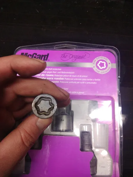 sruby-zabezpieczajace-mcgard-12x15x221-stozek-zastosowanie-felgi-aluminiowe-felgi-stalowe