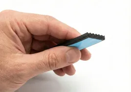 uszczelka-gumowa-samoprzylepna-profil-e-15x4mm-z-klejem-1m