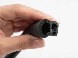 uszczelka-krawedziowa-zbrojona-t-10-boczna-1-3mm-1m