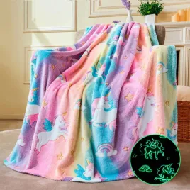 koc-swiecacy-w-ciemnosci-150x130cm-z-motywem-jednorozca-dla-dzieci