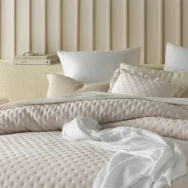 narzuta-elegancka-200x220cm-pikowana-bezowa-na-lozko-i-sofe-styl-glamour