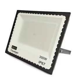 lampa-reflektor-300w-naswietlacz-ip65-halogen-led-nad-garaz-budowlana