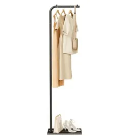 wieszak-stojacy-metalowy-180-cm-z-kamienna-podstawa