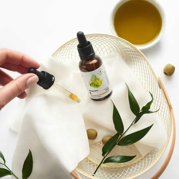 aura-herbals-witamina-e-30ml-w-kroplach-cechy-dodatkowe-bezalkoholowy-bez-cukru-bezglutenowy-bez-kazeiny-bez-laktozy-czysty-bez-dodatkow-weganski