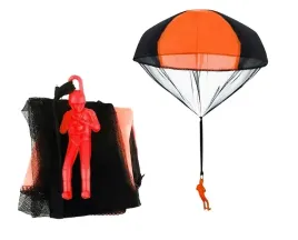 duzy-spadochroniarz-latajacy-spadochron-figurka-zabawka-dla-dzieci-pomaranc