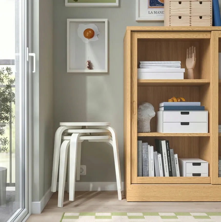 ikea-kyrre-stolek-kremowy