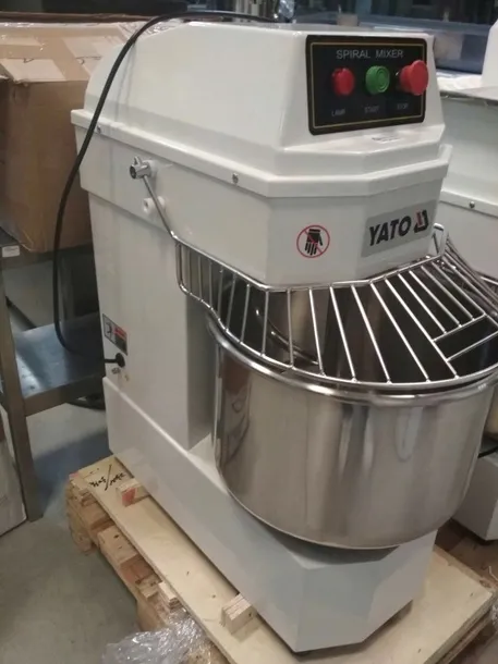 mikser-spiralny-30l-zalaczone-wyposazenie-mieszadla-pojemnik