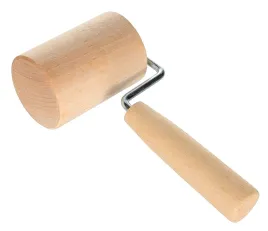 polski-drewniany-walek-z-raczka-do-ciasta-pizzy