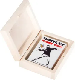 karty-do-gry-piatnik-banksy-w-drewnianym-pudelku