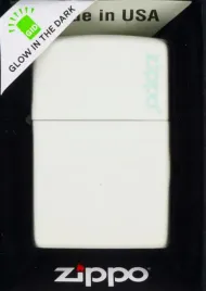 zapalniczka-zippo-glow-in-dark-logo-60005856-wiatroodporna-benzynowa