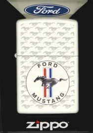zapalniczka-zippo-ford-mustang-horse-and-bars-design-60006124-wiatroodporna-b
