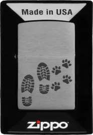 zapalniczka-zippo-footprints-design-60007238-wiatroodporna-benzynowa