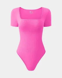 damskie-body-modelujace-z-krotkim-rekawem-prazkowane-rozowe-s