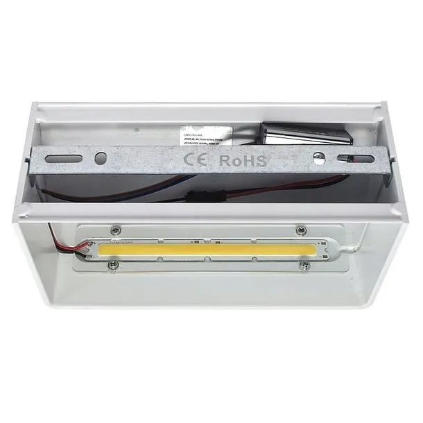 kinkiet-scienny-led-9w-bialy-prostokat-4000k-maksymalna-moc-pojedynczego-zrodla-swiatla-9-w