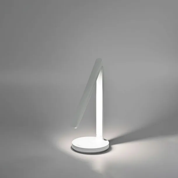 lampka-biurkowa-led-akumulatorowa-regulacja-jasnosci-barwy-tryb-nocny-informacje-dodatkowe-regulowane-ramie-zmienna-barwa-swiatla