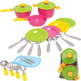 zestaw-obiadowy-garnki-sztucce-akcesoria