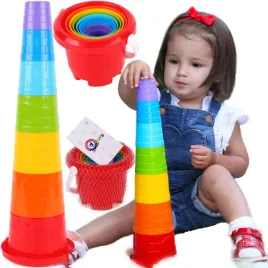 piramidka-wieza-kubeczki-wiaderko-do-piasku-dla-dzieci