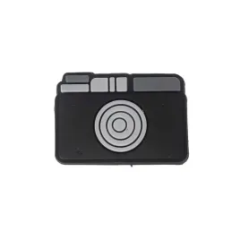 gumowa-latka-emblemat-ozdoba-do-kroksow-przypinka-do-butow-camping-camera